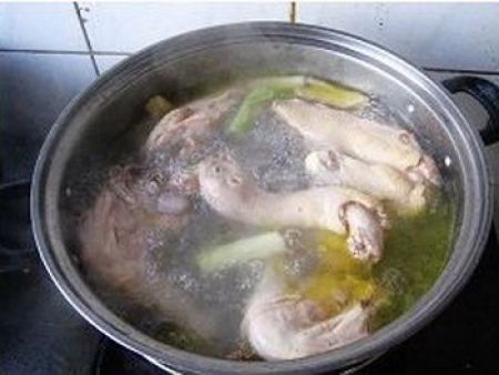 清炖鸡汤的做法步骤2