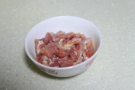 干豆角肉片煲仔饭步骤1